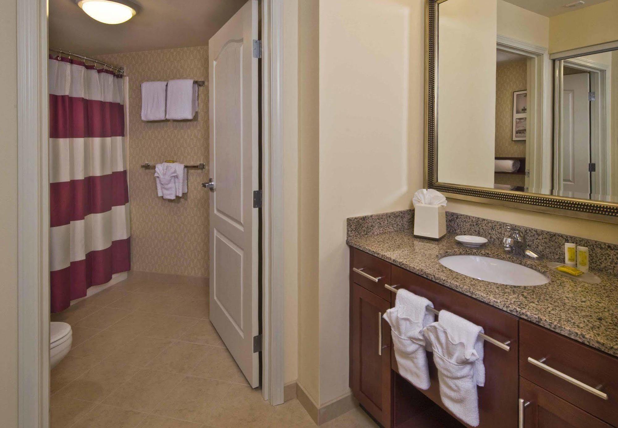 Residence Inn By Marriott Springfield Old Keene Mill Номер фото