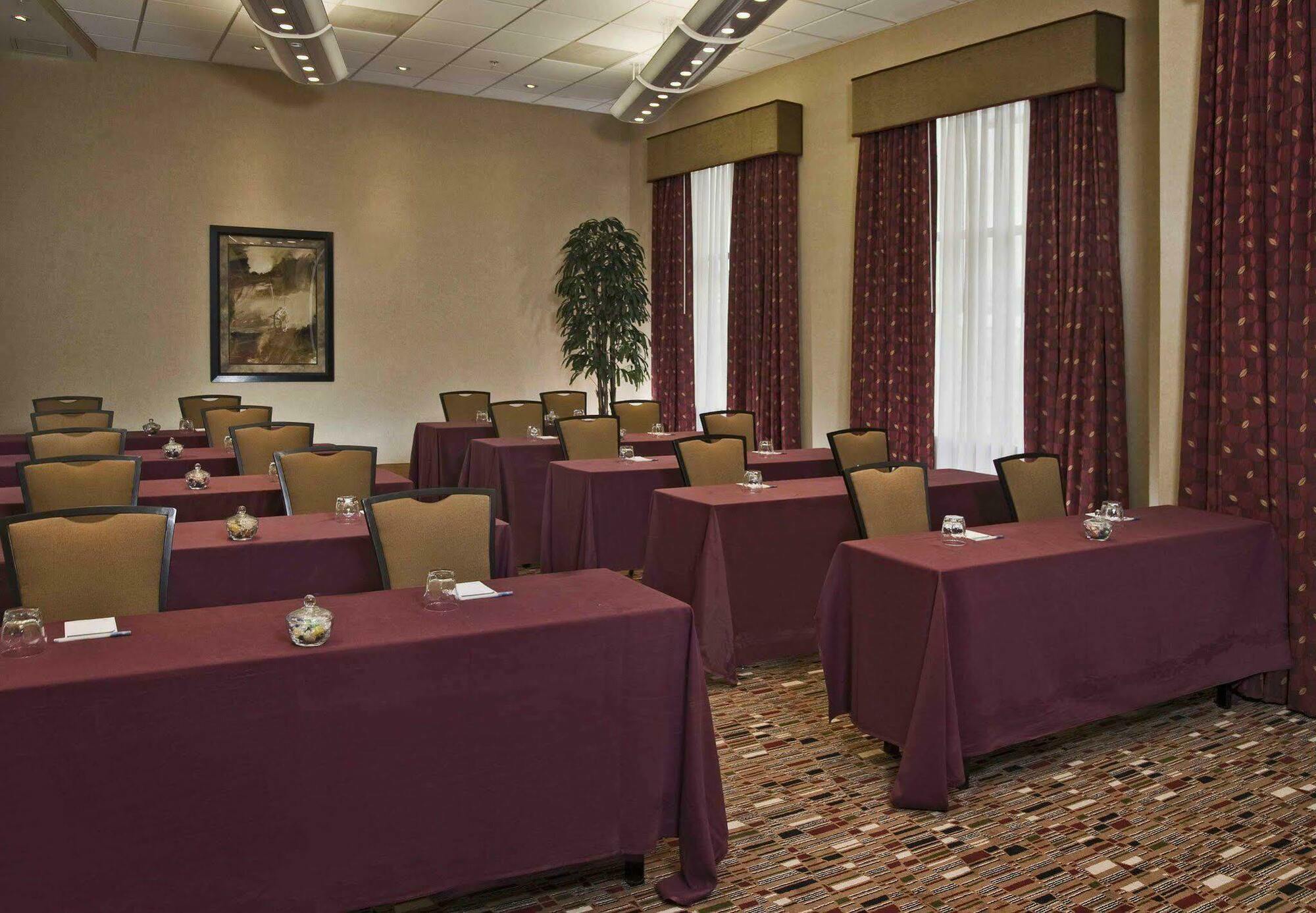 Residence Inn By Marriott Springfield Old Keene Mill Бизнес фото